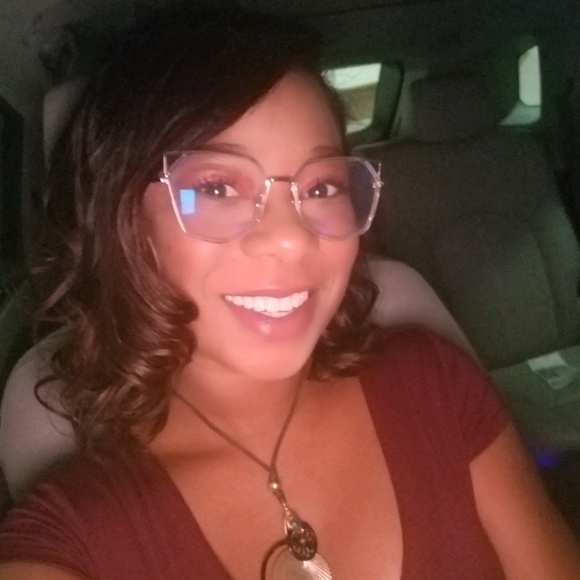 Meet your Posher, Jacinta - Picture 1 of 1